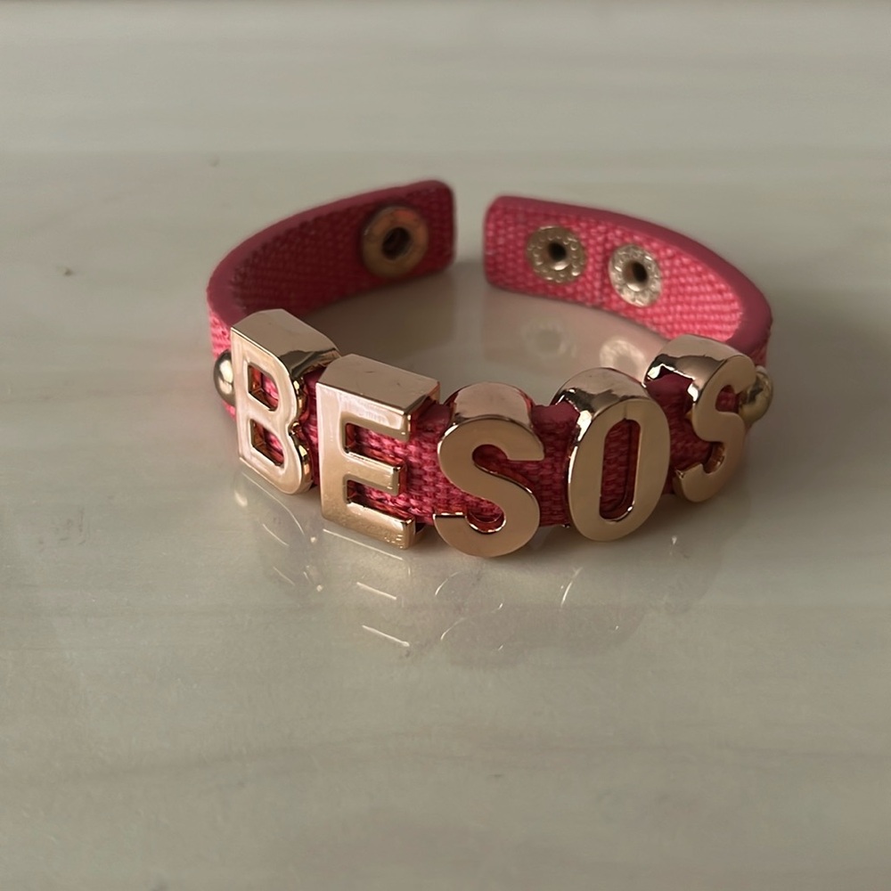 BCBGeneration Besos Affirmation Bracelet